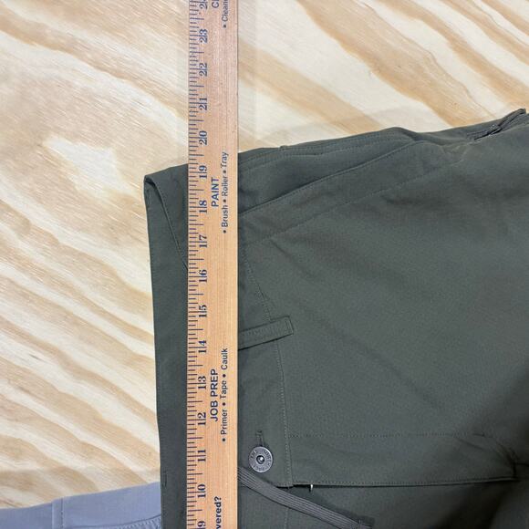 Lot of 2 The North Face Men’s Shorts 38 Gray Olive FlashDry hiking performance - Picture 3 of 12